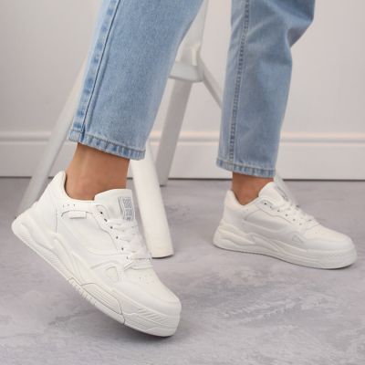 2. Big Star W INT1962B white sports shoes