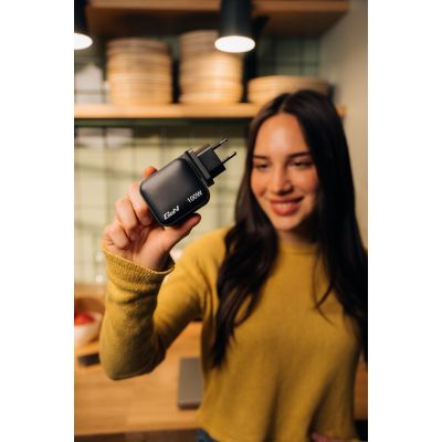 11. Verbatim GaN Charger 100W Universal Black AC Fast Charging Internal