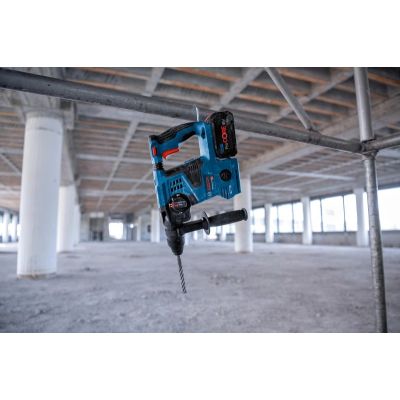 8. Bosch GBH 18V-28 CF PROFESSIONAL SDS Plus
