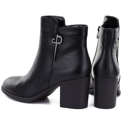 5. Black Heeled Women’s Ankle Boots M.Daszyński SA250-4