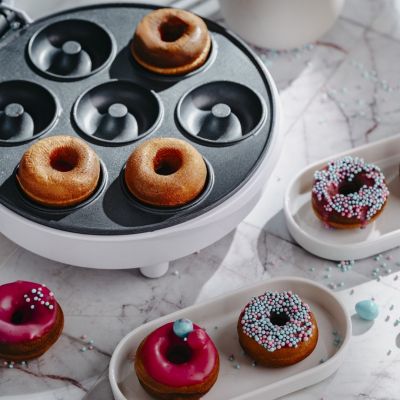 18. ADLER AD 3075 Donut Maker