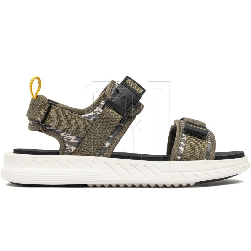 5. New Balance M SMA600B2 sandals