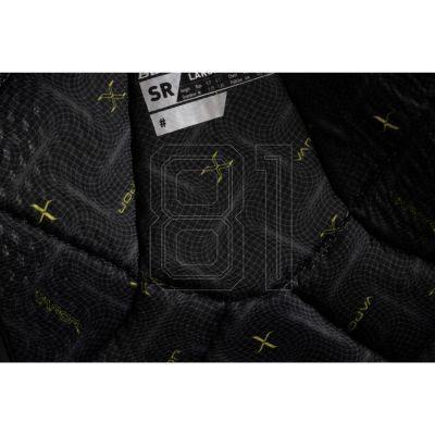4. Bauer Vapor Fly40 Int 1064792 hockey shoulder pads