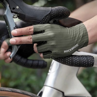 2. Rockbros Breathable Short Finger Cycling Gloves Size: M - Green