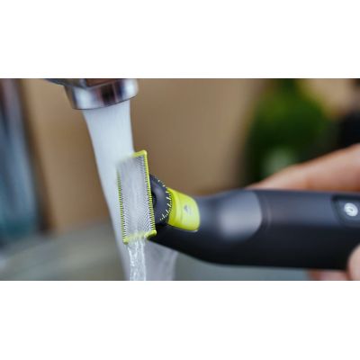 2. PHILIPS OneBlade Pro QP 6542/15 shaver
