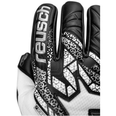 6. Reusch Attrakt Gold NC 55/70/155/1125 gloves