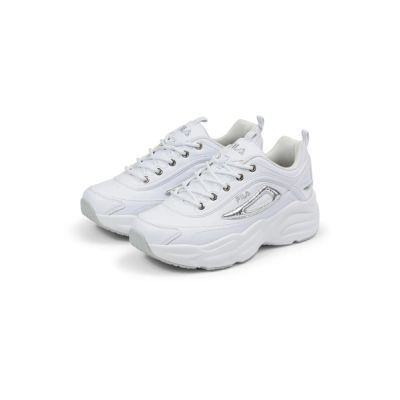 8. Fila Skye ZP women's sports shoes sneakers fashionable lightweight white