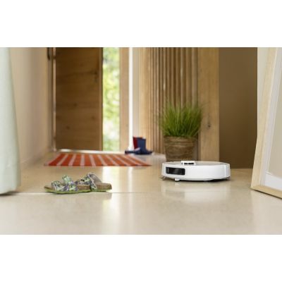 8. Cleaning robot with KARCHER RVM 4 Comfort base