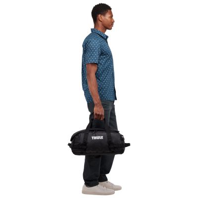 13. Thule Chasm TDSD301 Black Sports Bag 30L Polyester Black