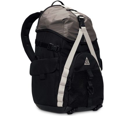 4. Nike ACG "DAYMAX" Backpack HJ8178-010