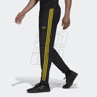 4. adidas Manchester United FC Icon Woven Pant M GR3878