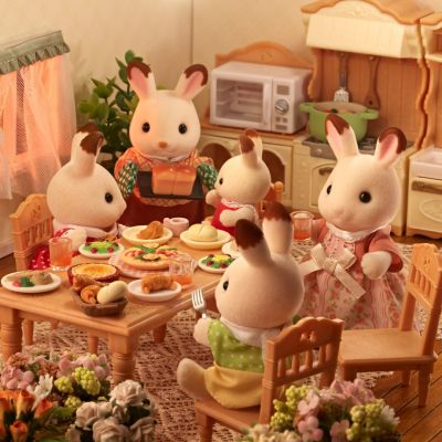 7. Sylvanian Families 5655 Baby Figure
