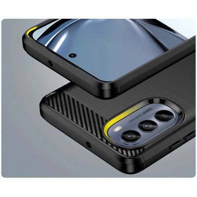 6. Carbon Case for Motorola Moto G62 5G flexible silicone carbon cover black