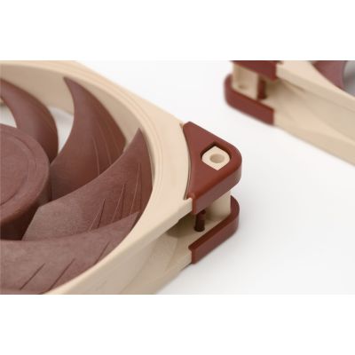 7. NOCTUA NF-A12x25 LS-PWM Sterrox fan