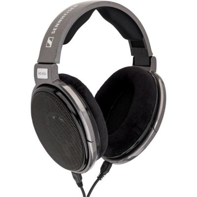 9. Sennheiser HD 650 Wired Headphones