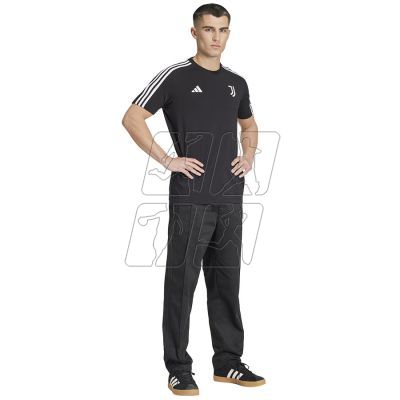 4. Adidas Juventus DNA Tee M IY4120