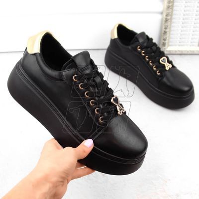 4. Vinceza W JAN313 black leather platform shoes