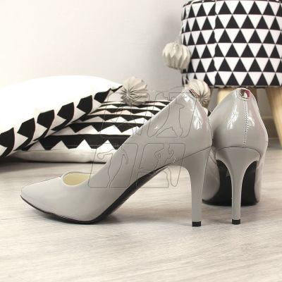 6. Pumps on a stiletto heel lacquered Juma W CIT2565J gray