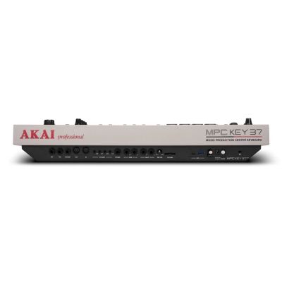 6. AKAI MPC KEY 37 GEN2 - Workstation