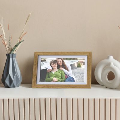 7. Wozinsky WRC-32 10.1" Digital Photo Frame with Frameo 32GB App - Light Brown