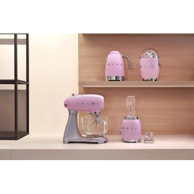 5. Smeg KLF04PKEU Electric Kettle 1.7 L 2400 W Pink