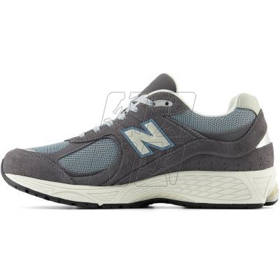 3. New Balance M2002RFB sports shoes