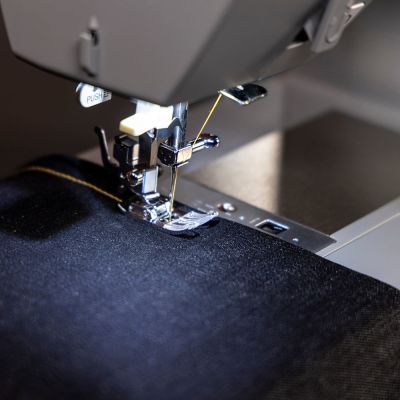 4. Singer HD 6805 Sewing Machine
