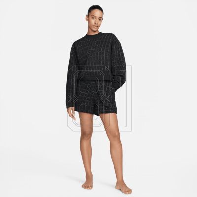 10. Nike Yoga Therma-FIT Luxe Sweatshirt W DV4317-010