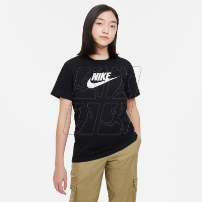 2. Nike Sportswear Jr FD0928-010 T-shirt