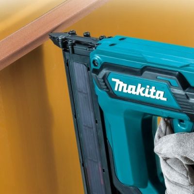 6. Makita DFN350Z Pneumatic Nailer/Stapler