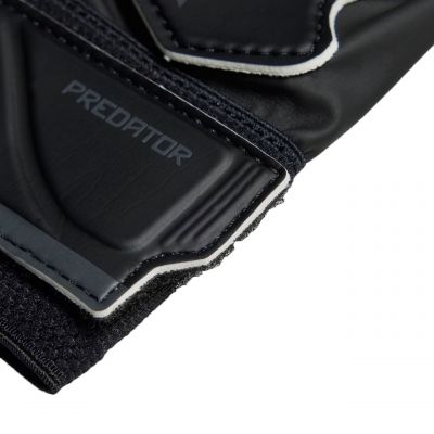 2. adidas Predator Training Jr IW6281 Goalkeeper Gloves