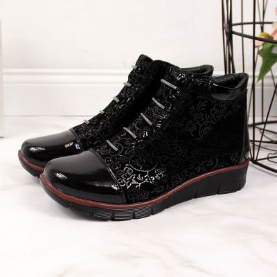4. Women’s black insulated leather ankle boots with print, Filippo