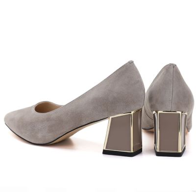 4. Women's leather shoes with a decorative block heel, beige Vinceza 26-66921