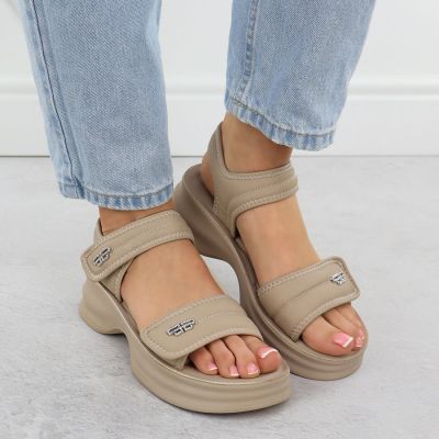 7. Women's sandals with thick soles and Velcro, beige Potocki 105300