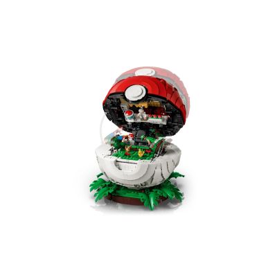 13. LEGO Pokémon 72154 – Iconic Poké Ball with Trainers