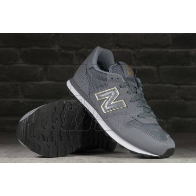 9. New Balance sneakers M GW500GKG