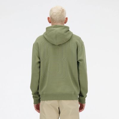 7. New Balance Graphic Hoodie M MT41517DEK