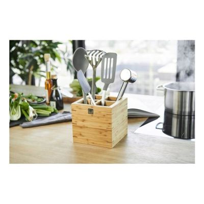 11. ZWILLING 1028026 Manual Grater/Spiralizer Flat Grater Gray