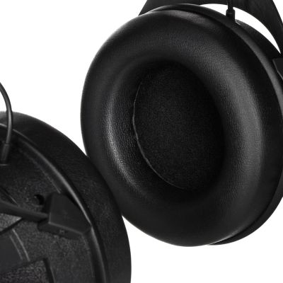 38. Beyerdynamic DT 770 PRO 32 OHM - Closed Studio Headphones