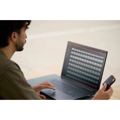 3. SanDisk Extreme Portable SSD (V3) 4TB USB Type-C USB 3.2 Gen 2x2 Red, Blue