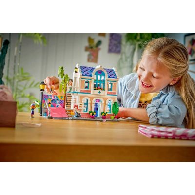 12. LEGO Friends 42687 - Liann Family House