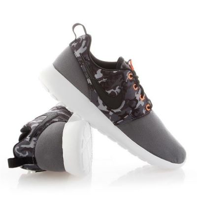 3. Nike Roshe One Print Jr 677782-004 shoes