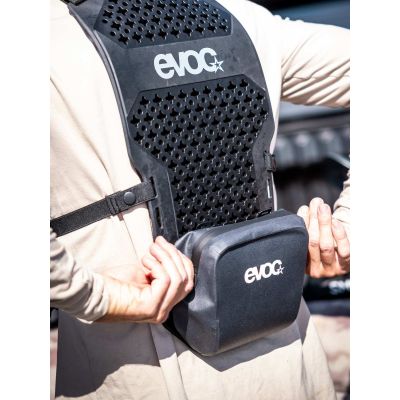 4. EVOC Torso Pin Pack Wp 1.5 protector case black