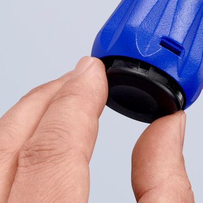 25. Knipex 90 31 03 BK hand pipe cutting tool Pipe cutter