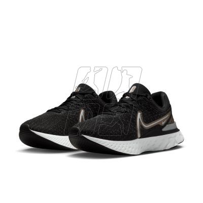 4. Running shoes Nike React Infinity Run Flyknit 3 W DD3024-009