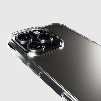 7. SBS Skinny Cover for iPhone 16 Pro - Transparent