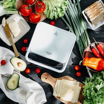 11. ADLER AD 3070w sandwich maker
