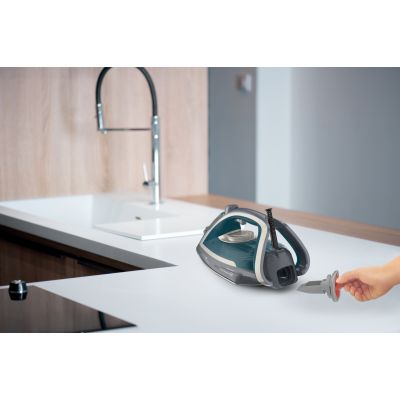 17. TEFAL FV 6842 Ultragliss Anti-Cal Plus Iron