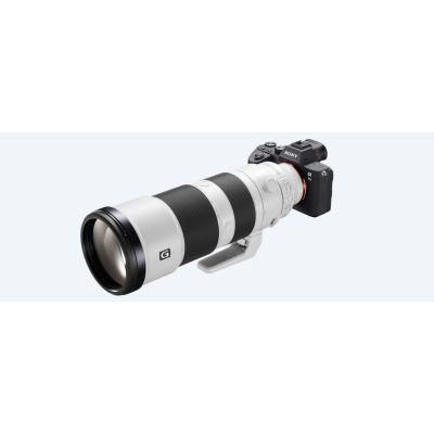 5. Sony FE 200-600mm F5.6-6.3 G OSS Lens