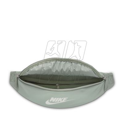 2. Nike Heritage DB0490-370 waist bag